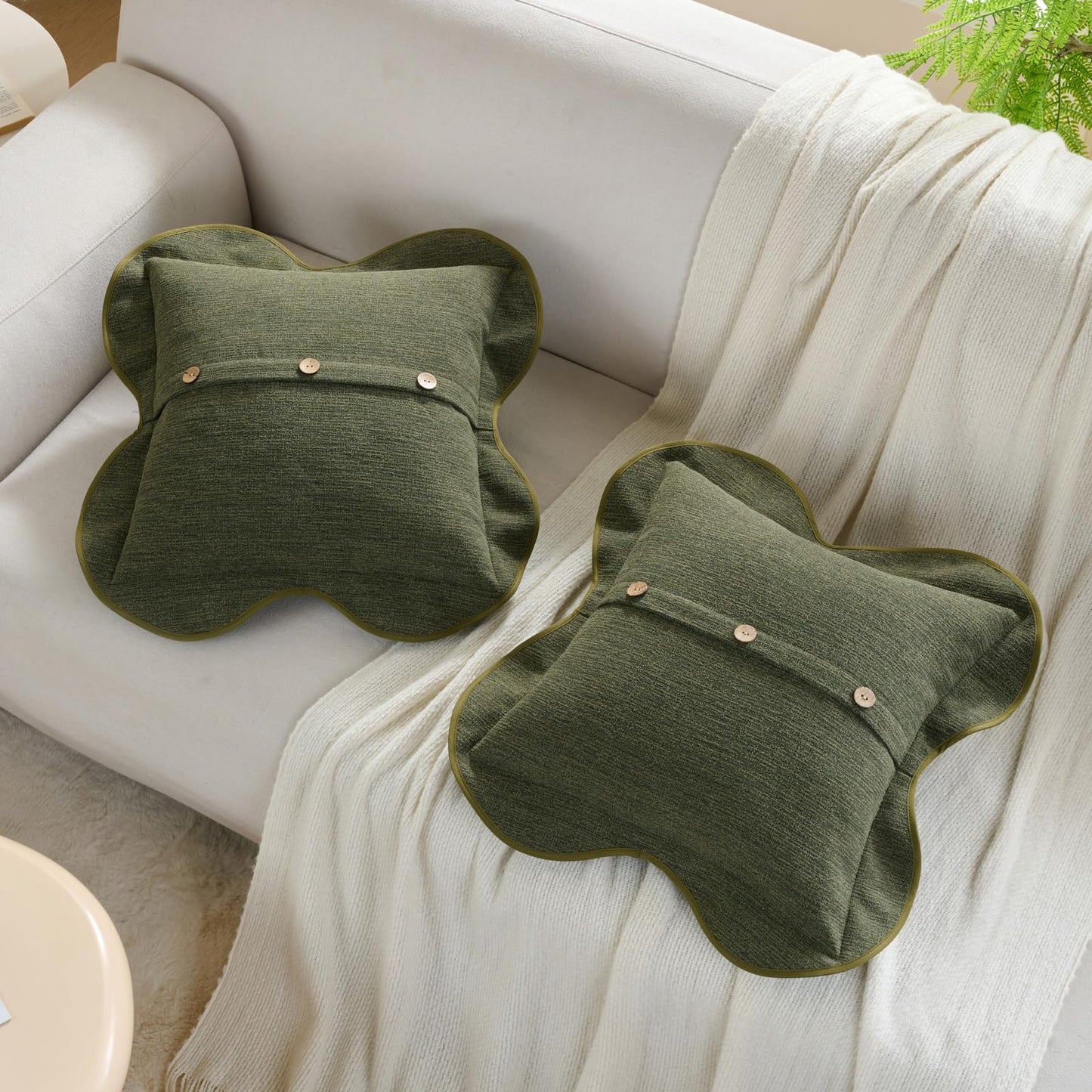 FUTEI Pack of 2 Chenille Buttons Throw Pillow Covers 18x18 Inch Four-Leaf Clover Shape Scalloped Bordered Decorative Cushion Case Farmhouse Accent for Couch Living Room, Moss Green