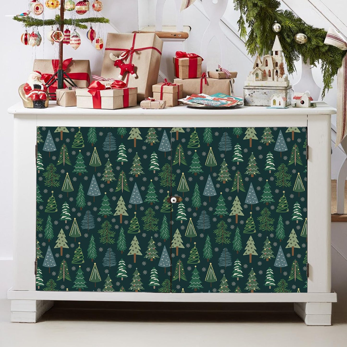 IARTTOP Christmas Tree Wallpaper Pine Tree Contact Paper Green Christmas Wallpaper Peel and Stick Holiday Self Adhesive Art Paper for Xmas Gift Holiday Party Cabinet Decoration(17.3"X118.1")