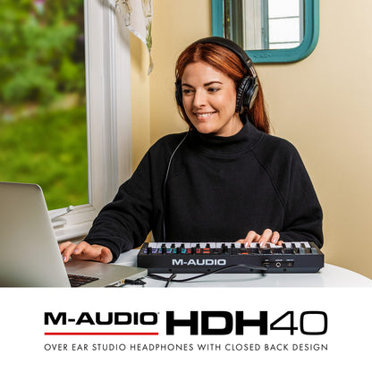 M-AUDIO HDH40 - Over Ear Studio Headphones with Closed Back Design, Flexible Headband and 2.7m Cable for Studio Monitoring, Podcasting and Recording