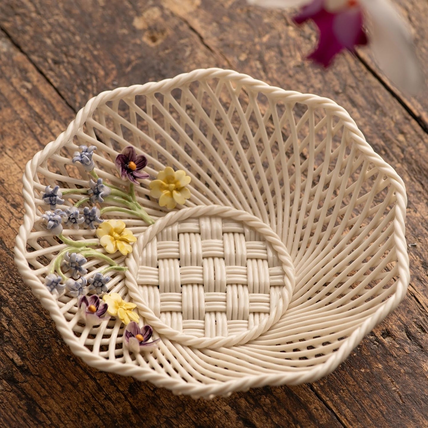 Belleek Classic Wild Irish Hedgerow Spring Basket - Boho Room Decor, Handmade Flower Basket, Decorative Storage Baskets for Bedroom and Bathroom Decor, 7”D x 1.5”H