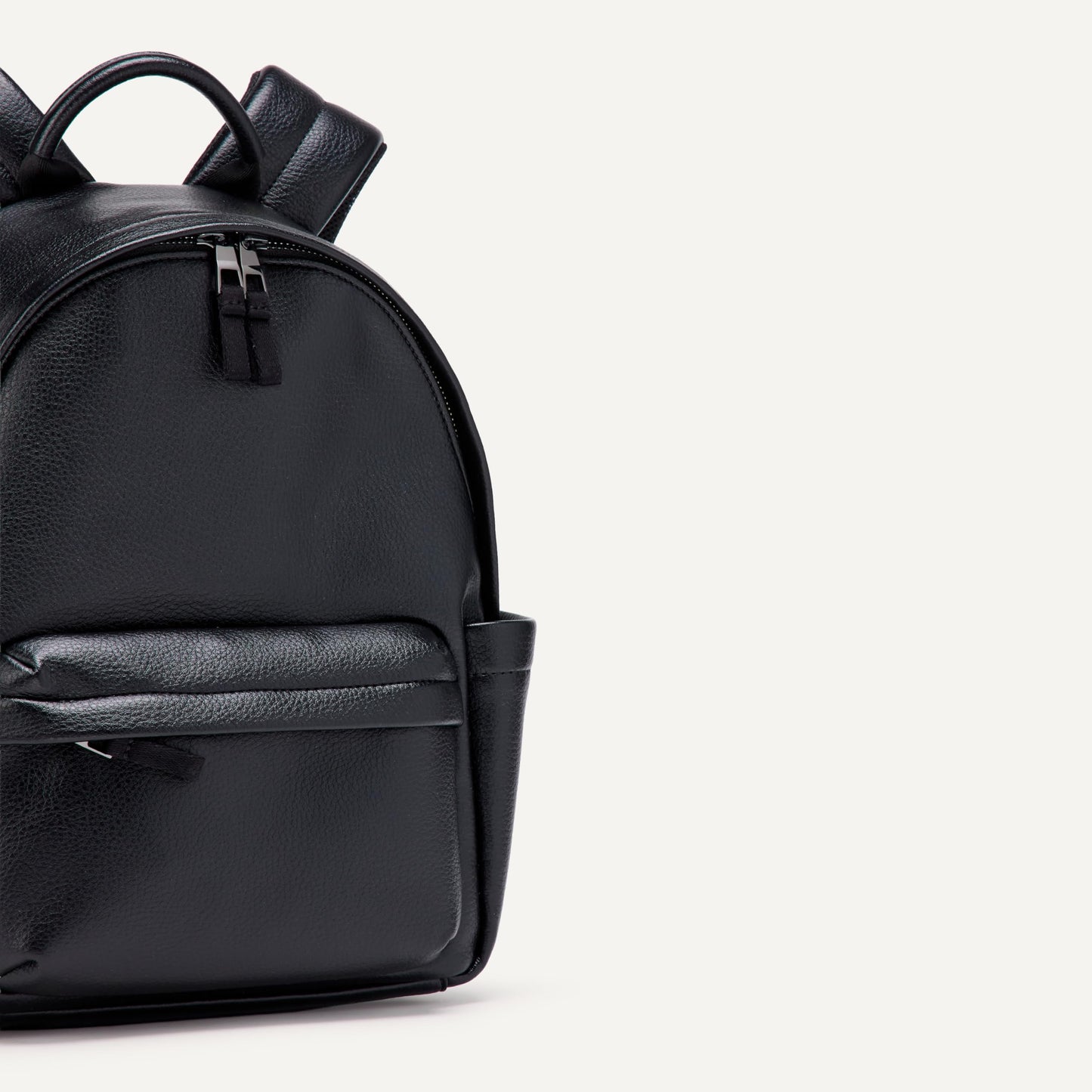 Amazon Essentials Women's Faux Leather Small Backpack Bag, Black, One Size