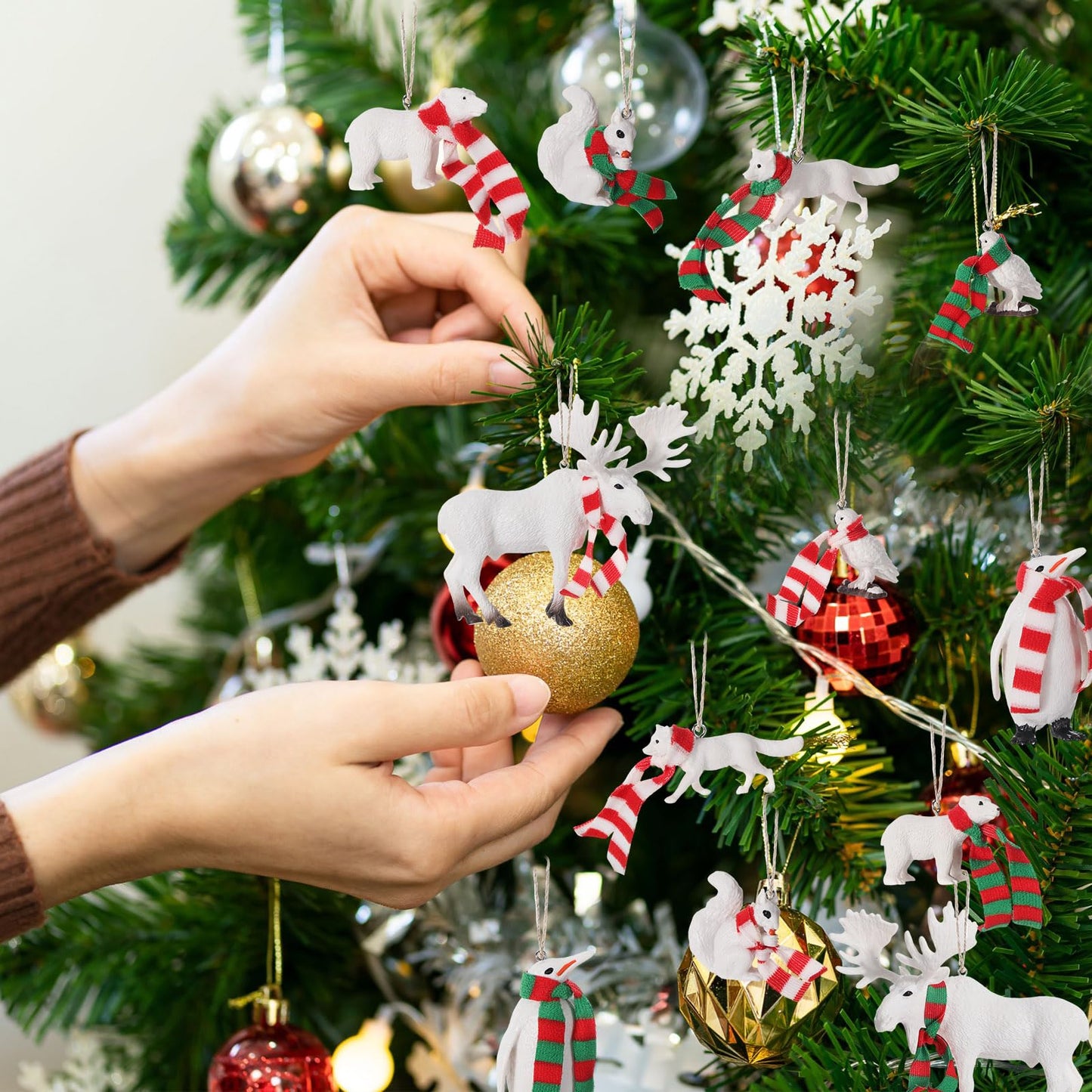 Blosssound 12 Pcs Christmas Polar Animal Ornaments 3D Christmas Tree Ornaments with Mini Scarves White Winter Tree Decorations Polar Bear Fox Squirrel Owl Hanging Pendant Figurines Party Favors