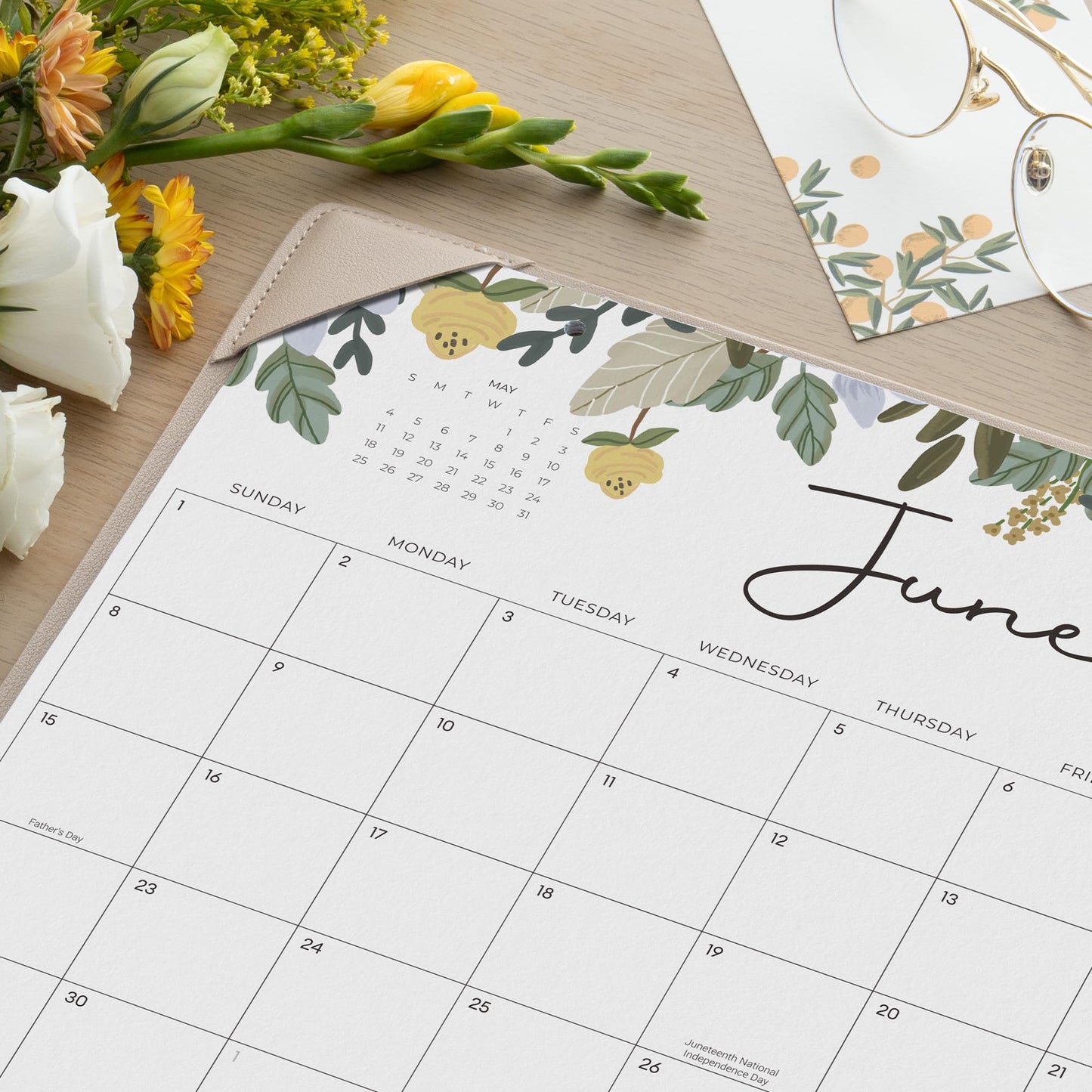 Cabbrix Desk Calendar 2026 with Desktop Mat, Floral Desk Pad Calendar 15 x 12 Inch 18 Months Runs From January 2026 to June 2027, Desk Blotter Calendar for Home School and Office (Floral)