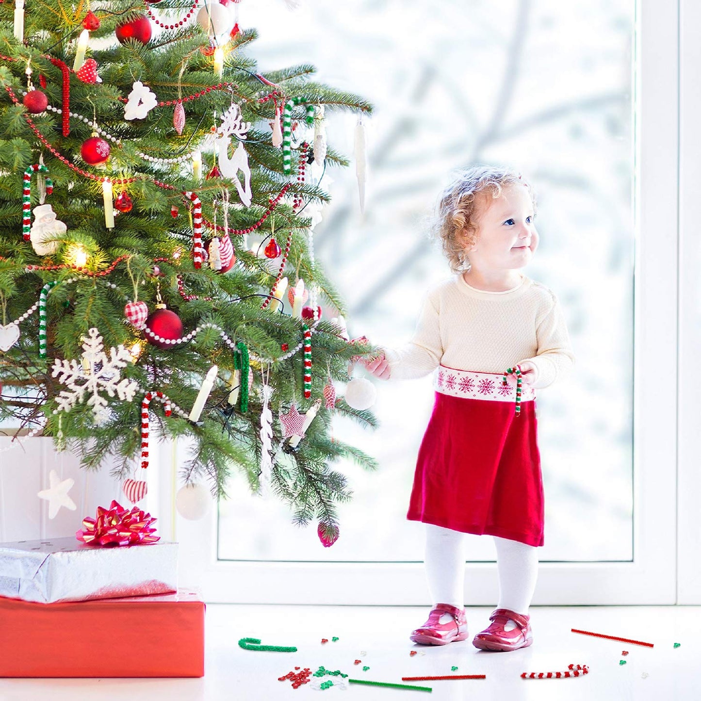 1170 Pieces Christmas Tri Beaded Ornament Kit Christmas DIY Craft Bead Includes 1140 Plastic Tri-shaped Beads 30 Chenille Stems Wreath Candy Cane for Christmas Xmas DIY Holiday Tree Hanging Decoration