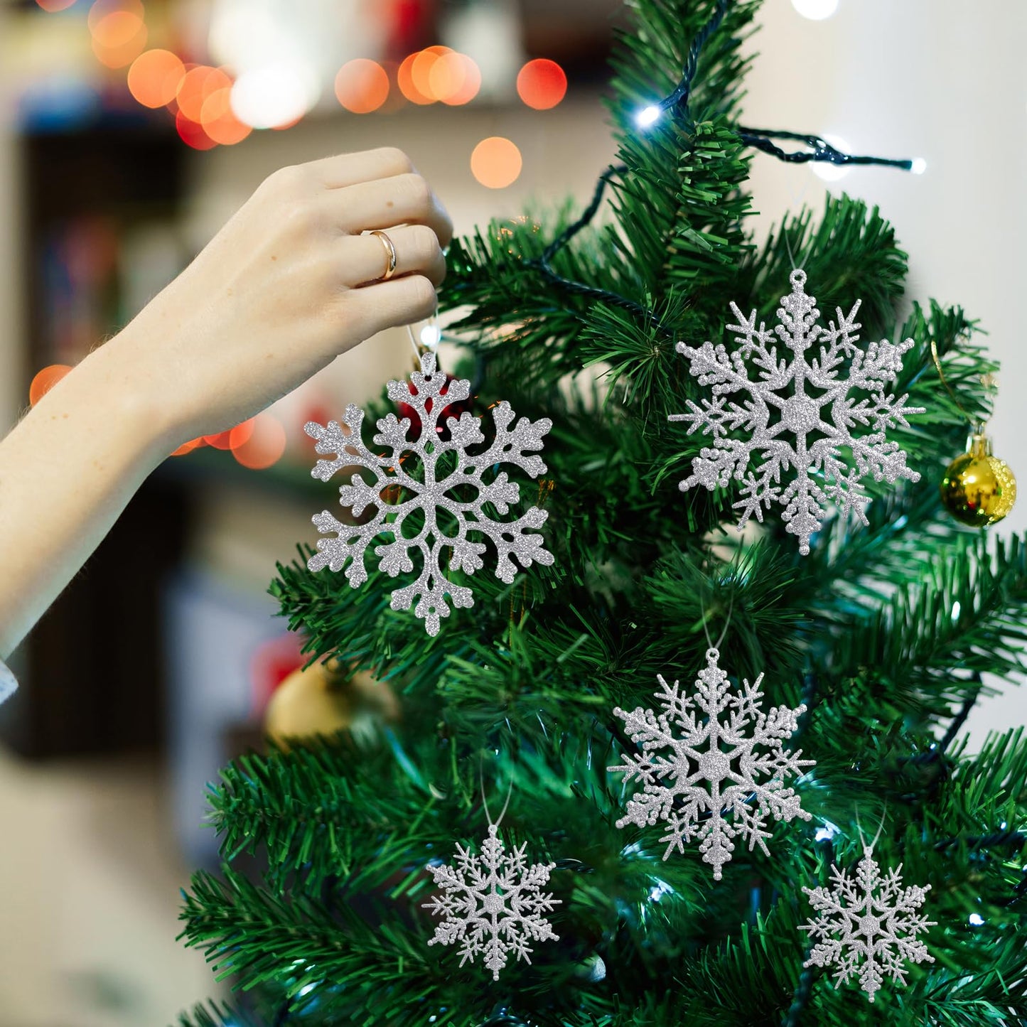36pcs Christmas Silver Snowflake Ornaments Plastic Glitter Snow Flakes Ornaments for Winter Christmas Tree Decorations Size Varies Craft Snowflakes