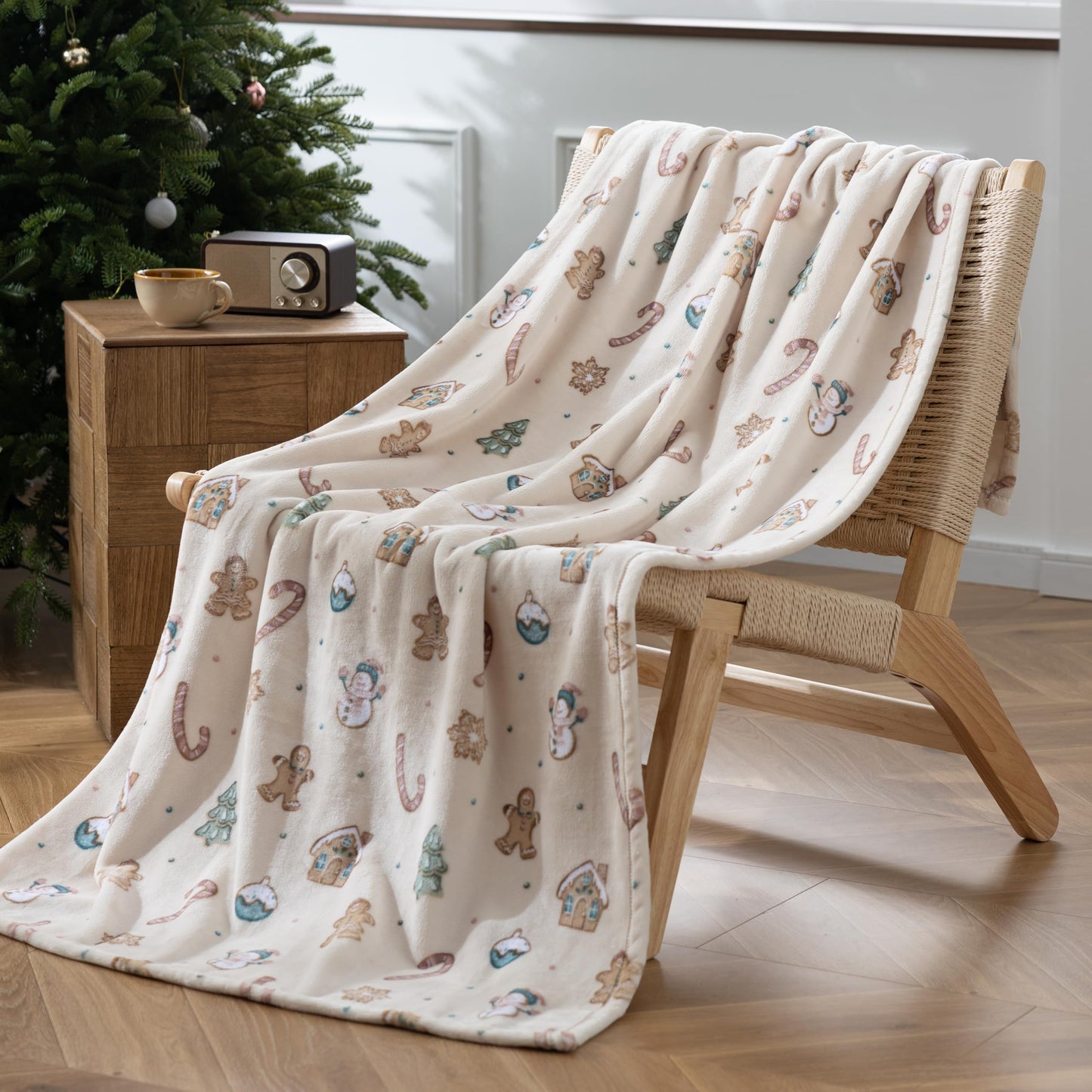 Sushing Christmas Printed Fleece Throw, Soft Plush Warm Festive, Cozy Couch Decor, 60"× 70", Confections