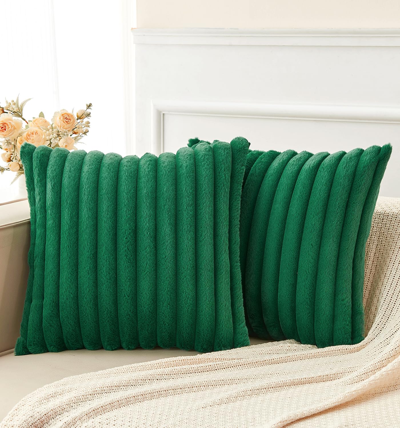 GriNeed Pack of 2 Christmas Green Pillow Covers 18x18 Inch Decorative Faux Fur Emerald Throw Pillow Cover, Soft Lumbar Plush Pillowcases for Couch Sofa Bed Living Room, Fluffy Cute Home Boho Decor