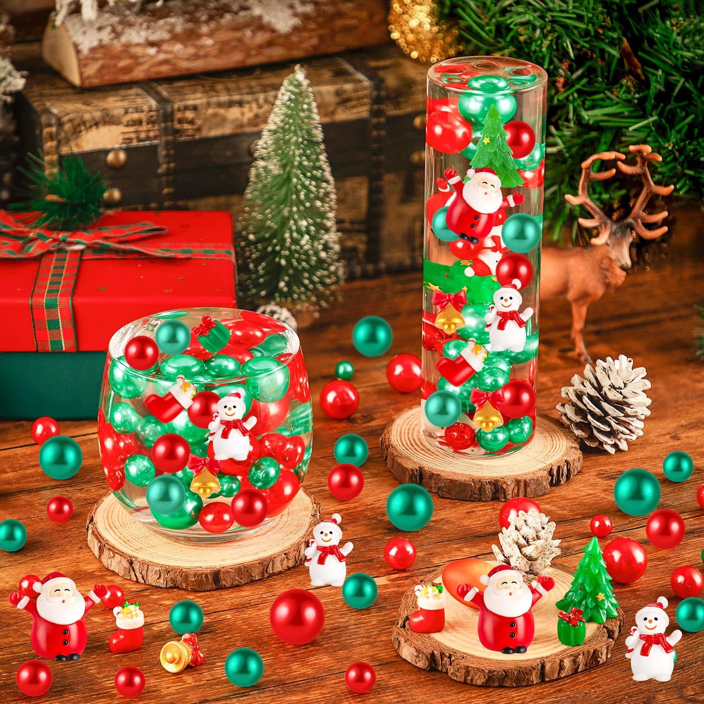 ZHWKMYP 200Pcs Christmas Vase Filler, Red and Green Christmas Floating Vase Filler for Table Centerpieces Decorations