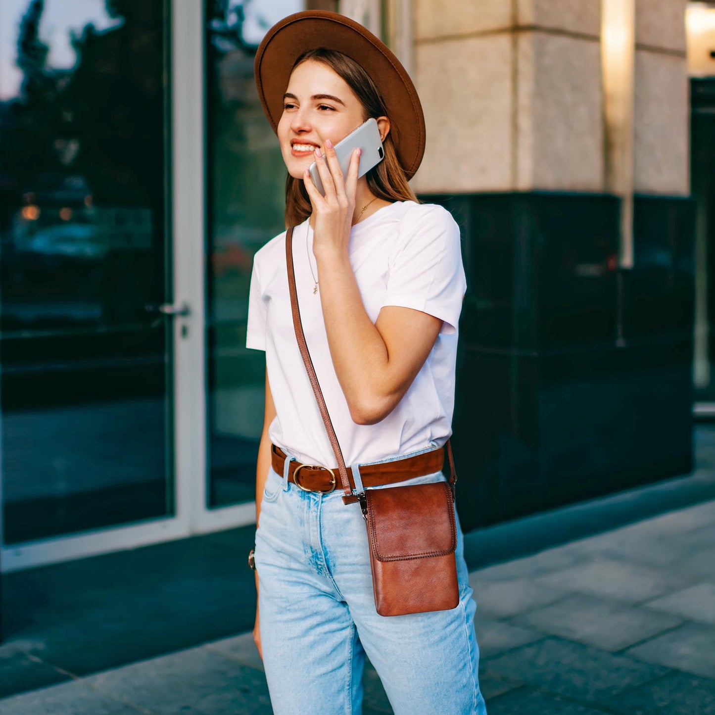 Iswee Genuine Leather Purses Travel Crossbody Bags for Women RFID Anti-Theft Zippered Satchel Bags Cell Phone Bag with Adjustable Strap (Coffee)