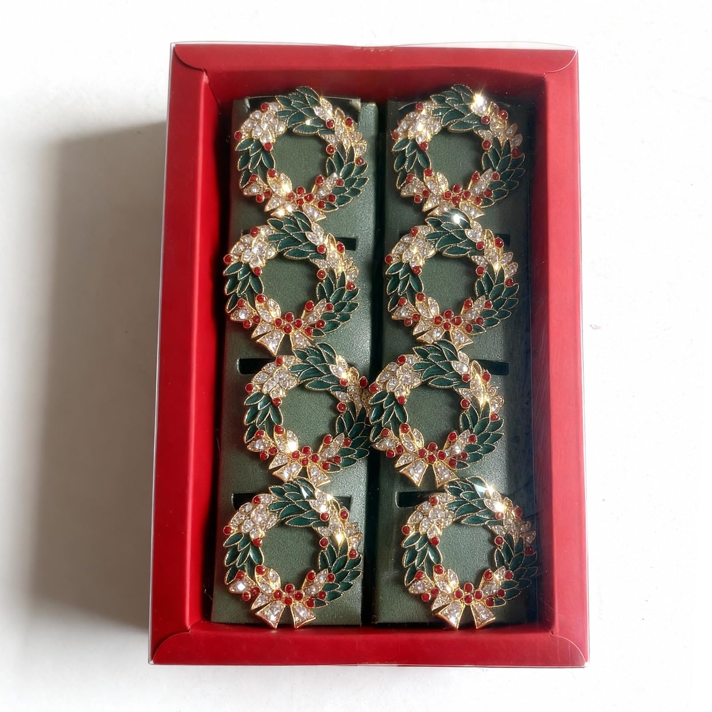 Christmas Wreath Napkin Rings Set of 8, Enamel Berry Gold Alloy Napkin Holders, Holiday Table Decor for Christmas Dinner Place Settings