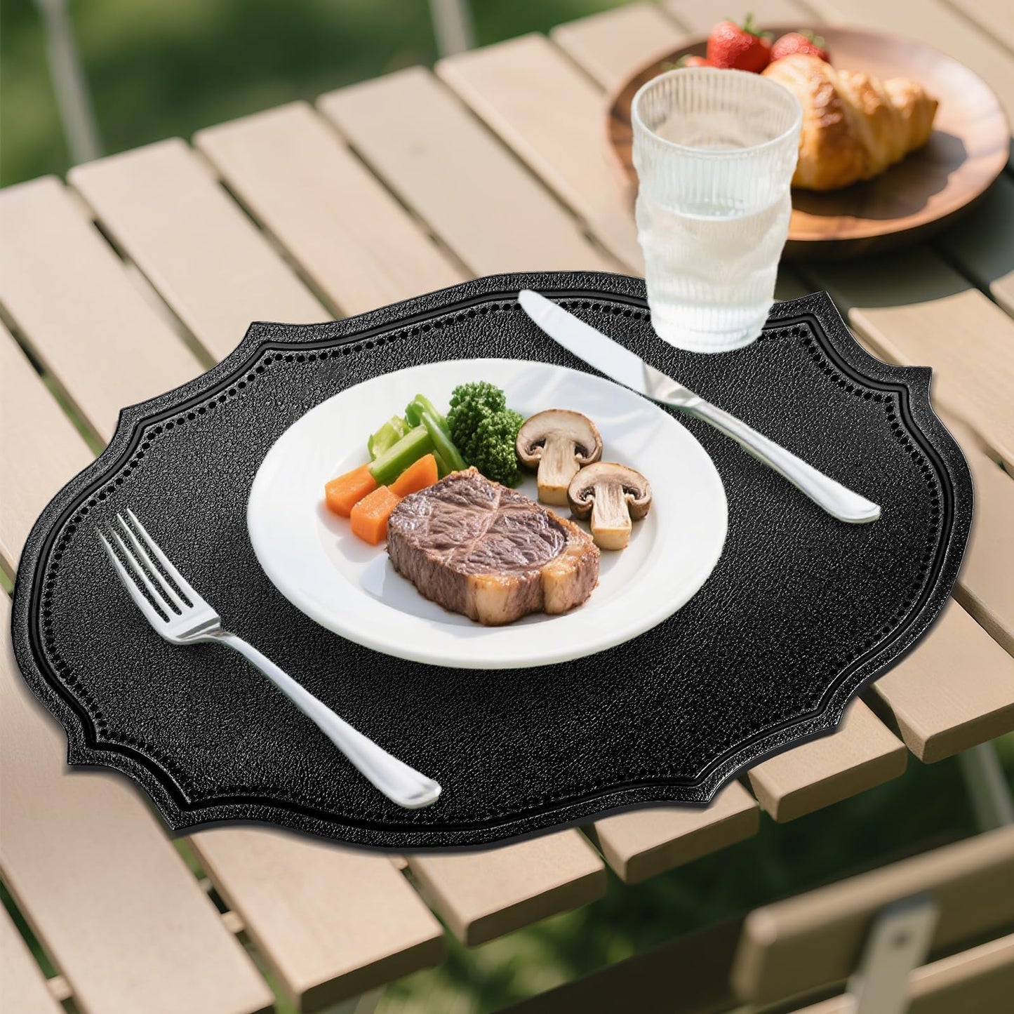 fanquare Faux Leather Placemats Set of 6,Oval Heat-Resistant Wipeable Surface Tablemats, Non-Slip Grip, Waterproof Table Décor for Dining, Black