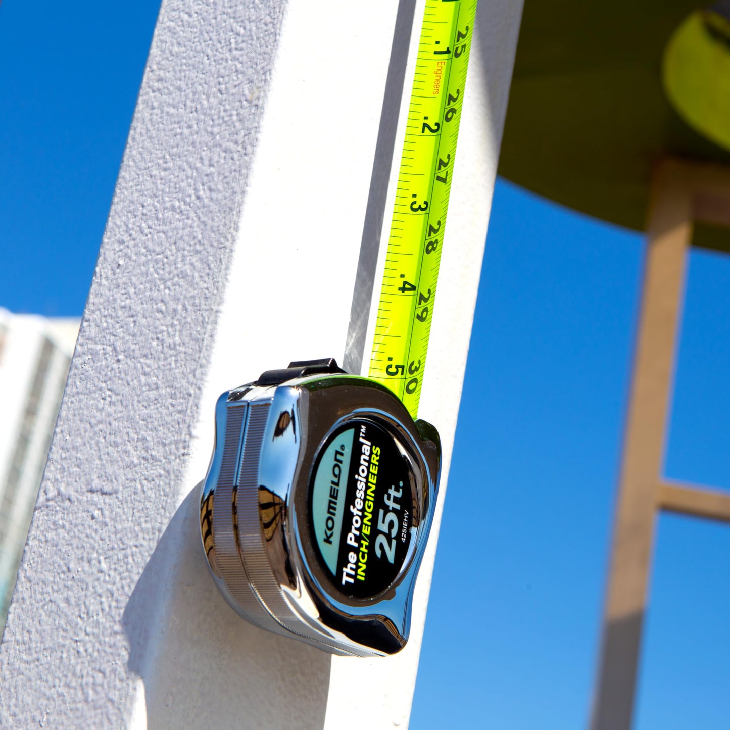 Komelon 425IEHV High-Visibility Professional Tape Measure Bother Inch and Engineer Scale Printed 25-Feet by 1-Inch, Chrome