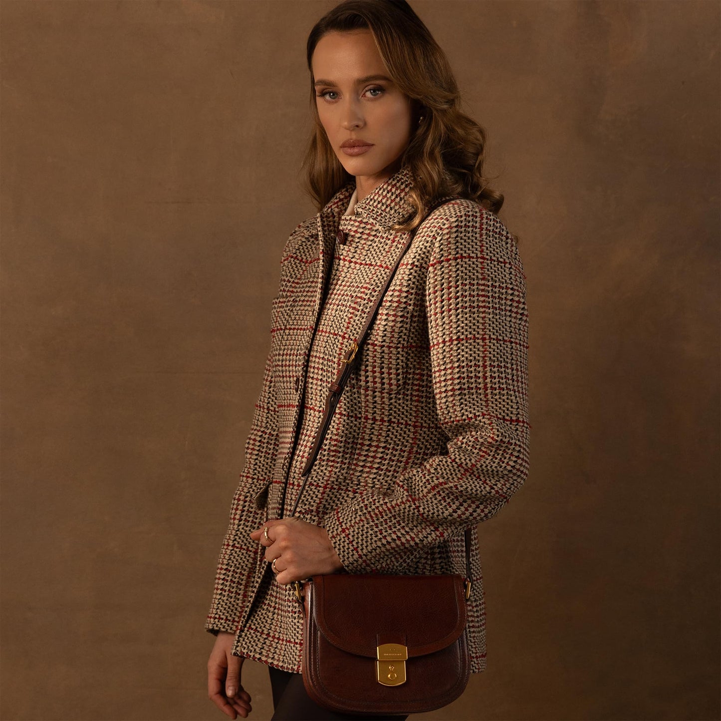 Time Resistance Leather Crossbody Bag – Saddle Bag with Magnetic Closure - Leather Messenger Bag for Women (Brown)