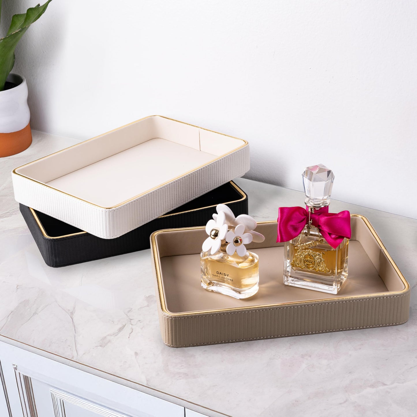 Leather Catchall Valet Tray for Men| Mens Valet Catch All Trays| Bedside Organizer for Nightstand| Cologne Tray for Men| Desk Trays Leather Tray Organizer (Black)