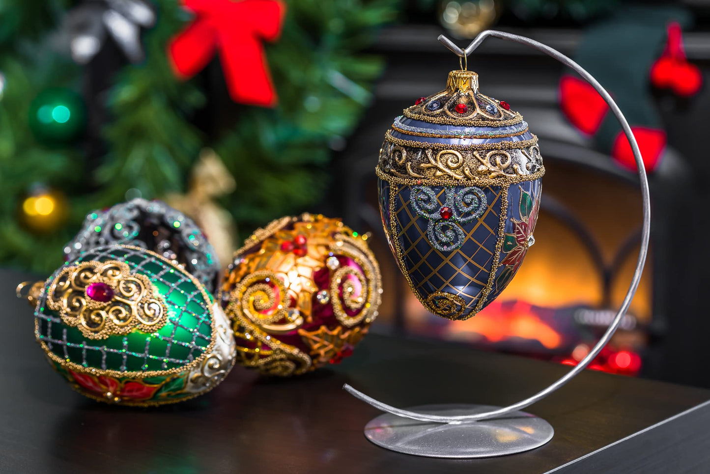 Polish Gallery Silver Metal Ornament Display Stand 7 Inch Tall Table Top Ornament Hanger for Glass Christmas Ball Bauble Stand With Hook and Tabletop Decor