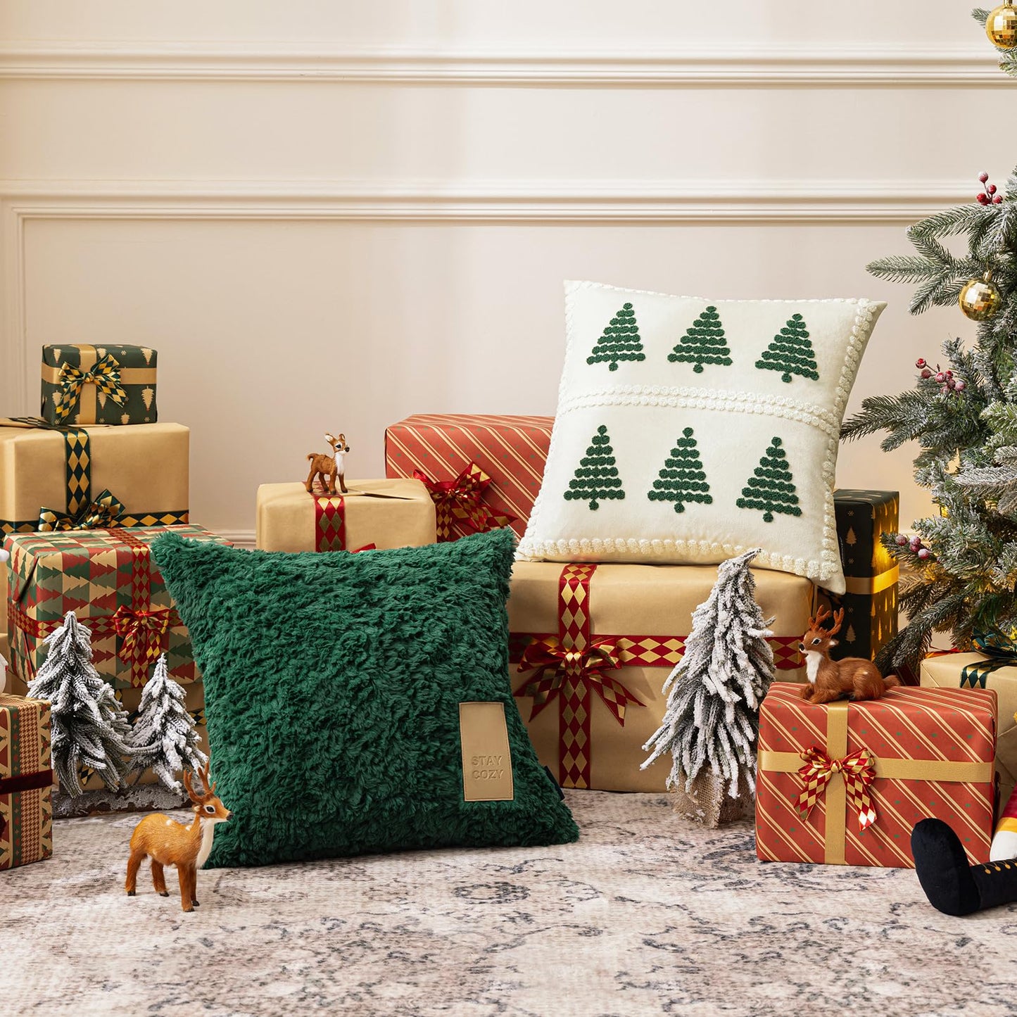 Phantoscope Pack of 4 Merry Christmas Throw Pillow Covers, Soft Faux Fur Sherpa Christmas Pillow Covers, Velvet Santa Tree Decorative Pillow Case Cushion Cover, Green and White, 18 x 18 inch