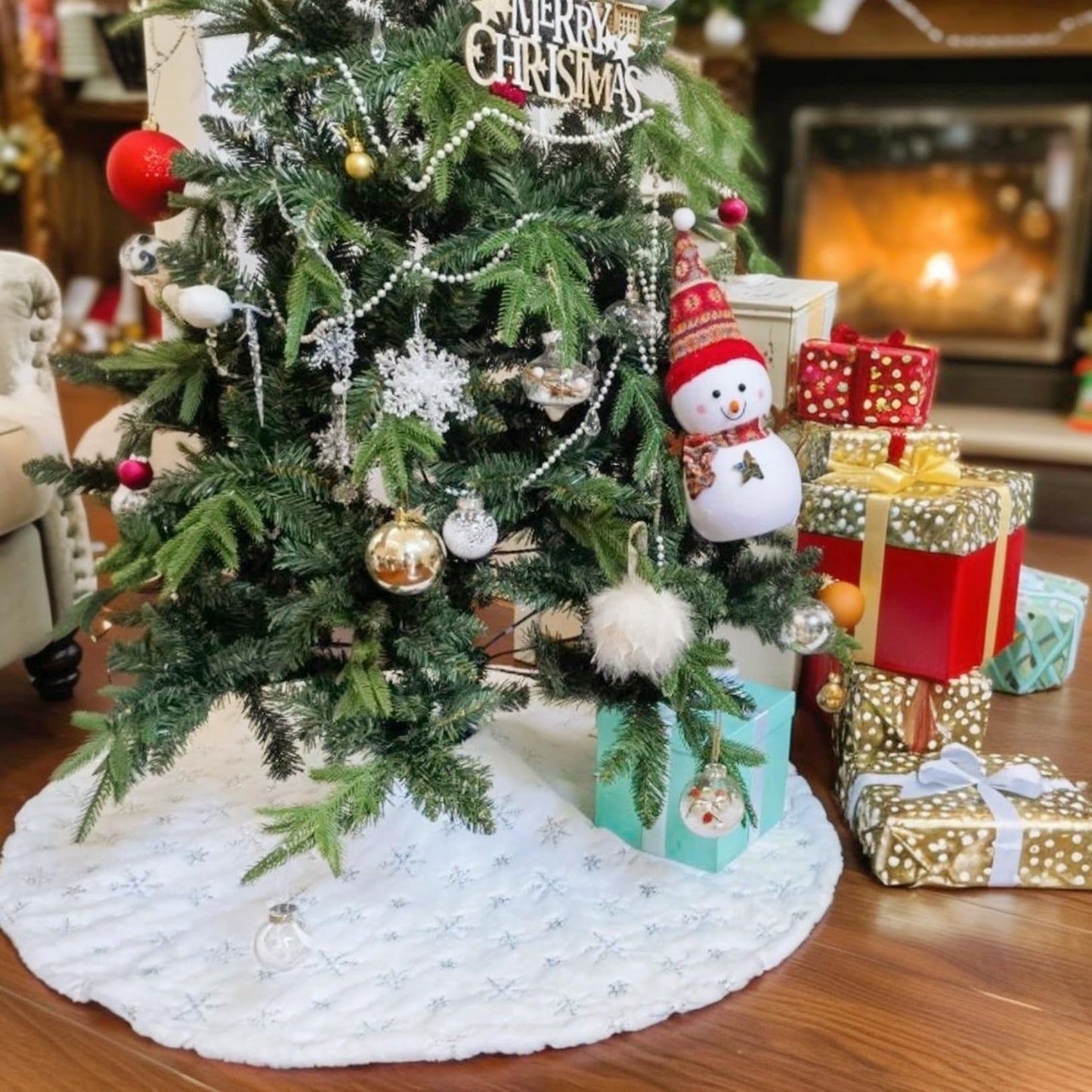 CHICHIC 48 Inch Large Christmas Tree Skirt White Tree Skirt Xmas Faux Fur Tree Skirts Christmas Decorations for Holiday Tree Ornaments Christmas Party Home Decorations with Sequin Silver Snowflakes