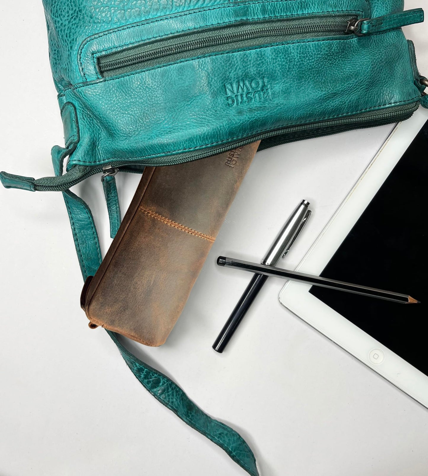 RUSTIC TOWN Leather Pencil Case for Men & Women – Full Grain Leather Pen Pouch with Zipper, Handcrafted Pencil Pouch Organizer for Office, School & Travel