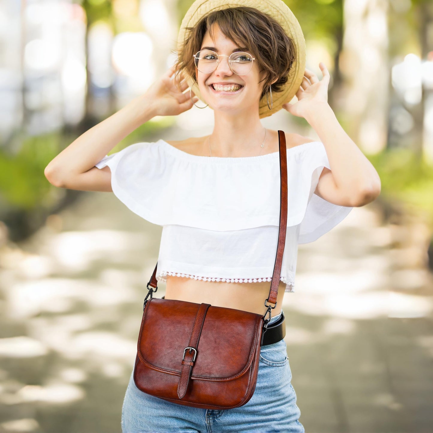HESHE Geuinue Leather Purses for Women Crossbody Bags Shoulder Handbag Vintage Flap Saddle Purse Travel Cross Body Bag Hobo Satchel with Pockets(Brown)