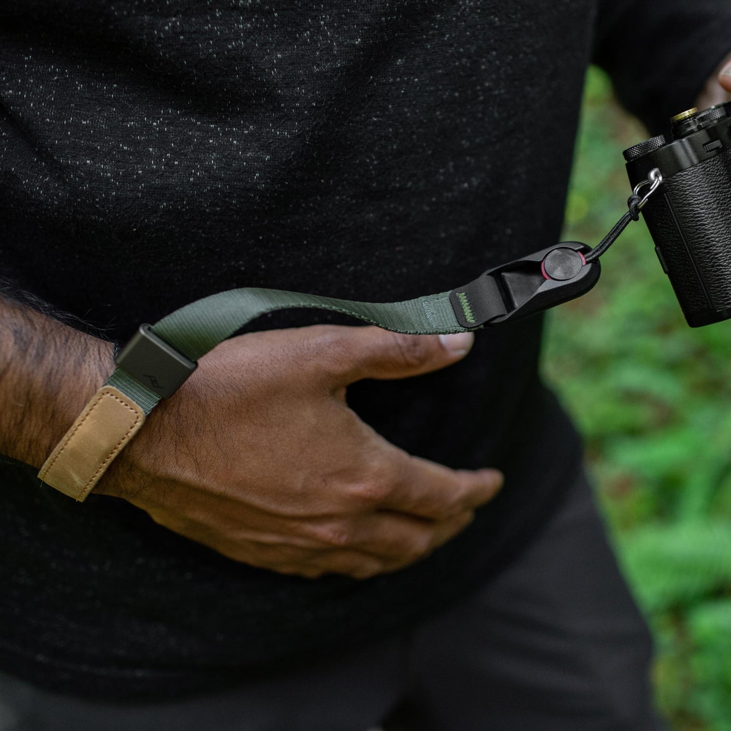 Peak Design Cuff Camera Wrist Strap, Sage, Compatible with DSLR, Compact and Point-and-Shoot Cameras, Low Profile, Quick Release and Connection, 200 lb Capacity, Camera Straps for Photographers
