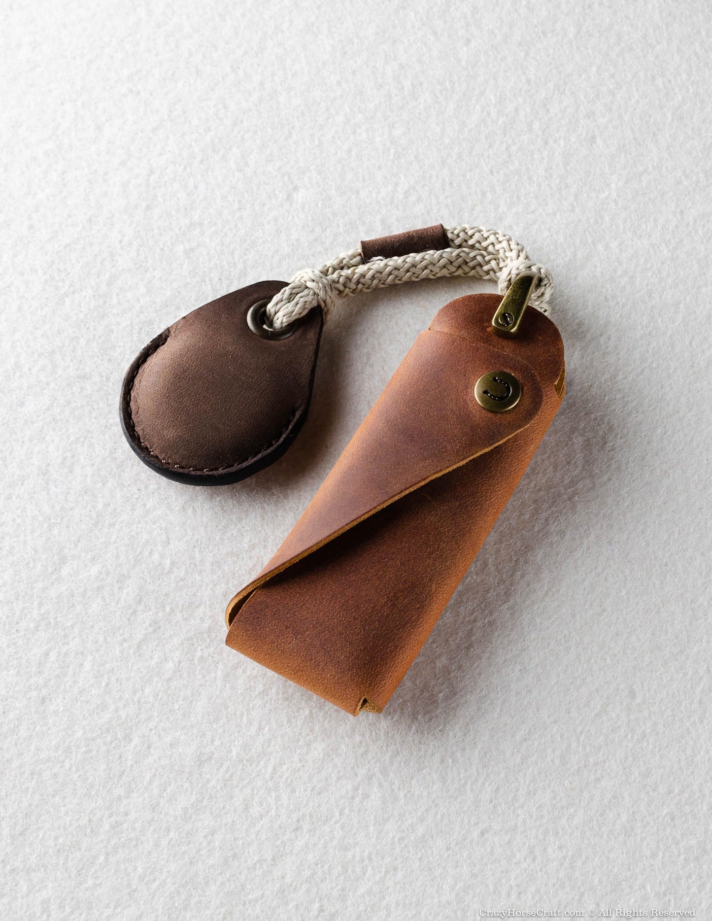 Crazy Horse Craft Leather Holder for AirTag, Brown Air Tag Cover, Vintage Keyring, Bag Charm, Luggage GPS Tracker Case