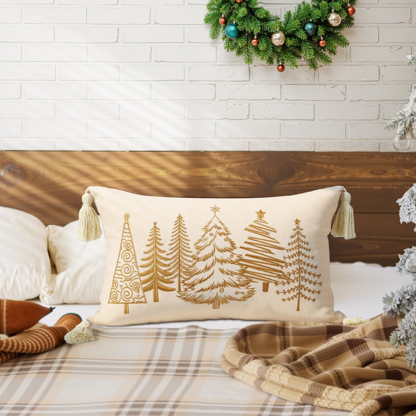 Lewondr Christmas Pillow Cover, 12x20 Inch 1PCS Soft Canvas Embroidery Trees Brown White Decorative Pillow Cover with Tassel Luxury Throw Pillow Case for Bed Home Decor Living Room, Beige