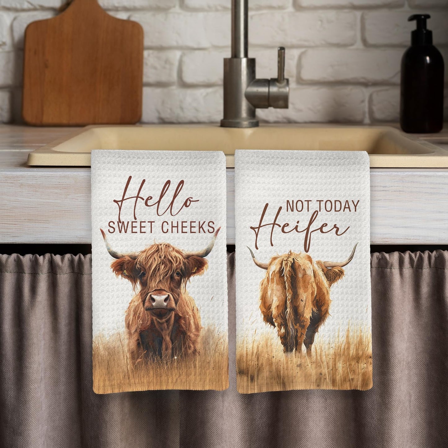 Qeheb Western Highland Cow Bathroom Decor Towels, Farmhouse Hello Sweet Cheeks Hand Towel Decorative Set, Christmas Bathroom Decor, Christmas Highland Cow Lover Gifts Hand Dish Tea Towels 16x24in