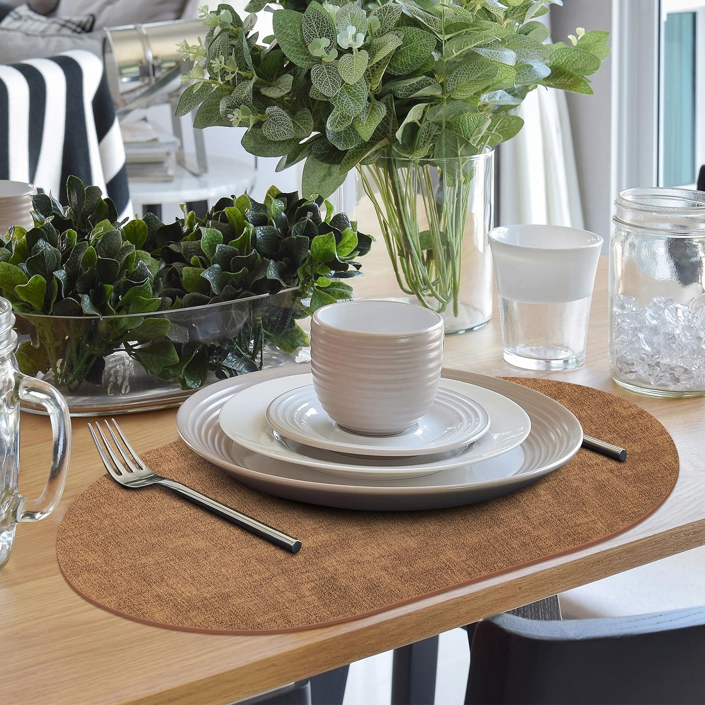 BARTHKIT Placemats Set of 6 - Washable Heat Resistant Table Placemats - Wipeable Faux Leather Oval Place Mats, Waterproof Table Mats for Dining Table, Brown
