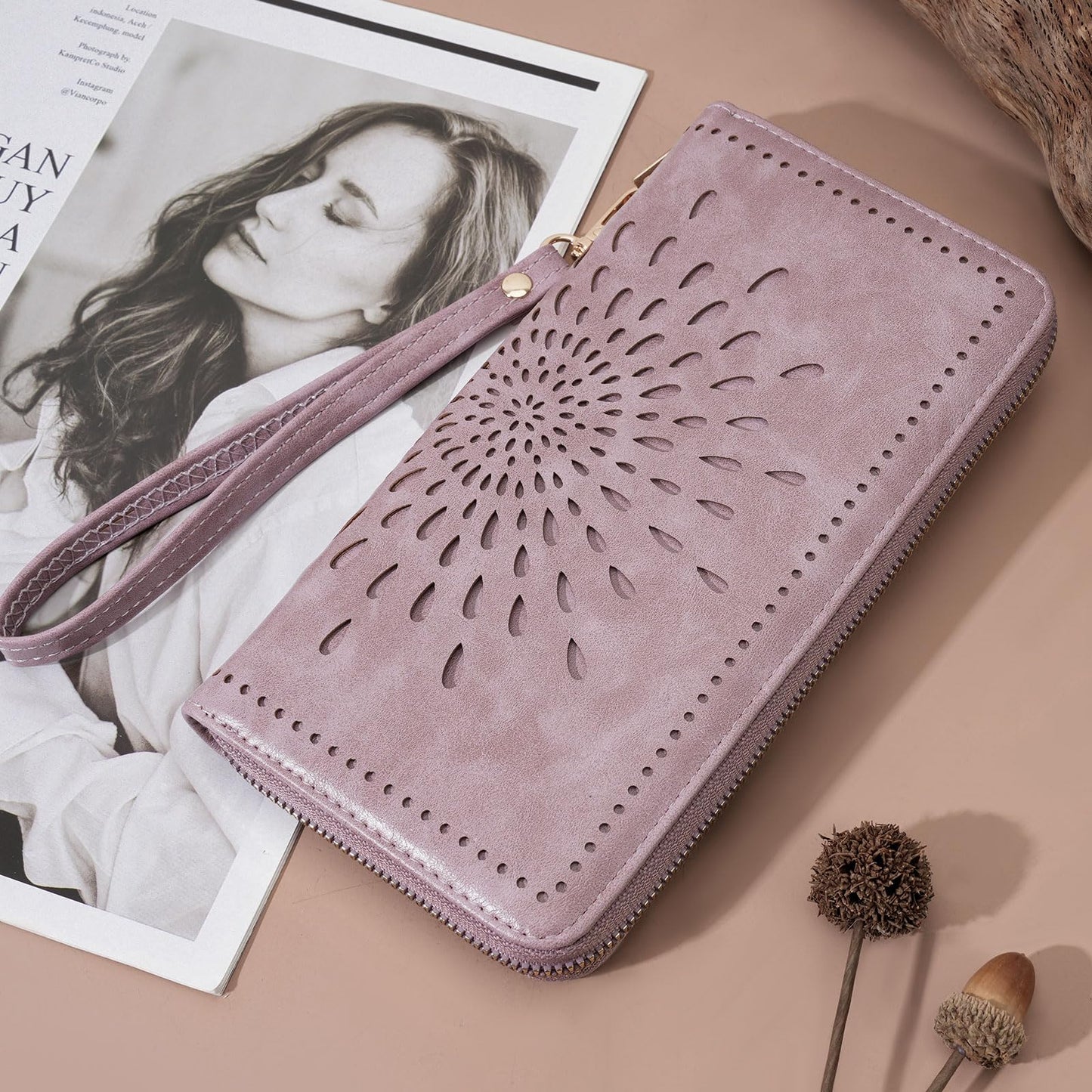 APHISON Wallet Women Large Capacity Clutch Purse For Ladies Card Holder RFID Wristlet Phone Zipper Coin Travel Pocket