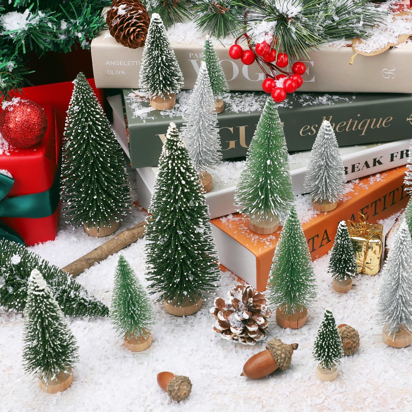 30Pcs Mini Christmas Tree Decor, Artificial Christmas Tree 5 Sizes,Mini Sisal Snow Frost Trees with Wooden Base for Christmas Decor Christmas Party Home Table Craft Decorations (A-Green/Silver)