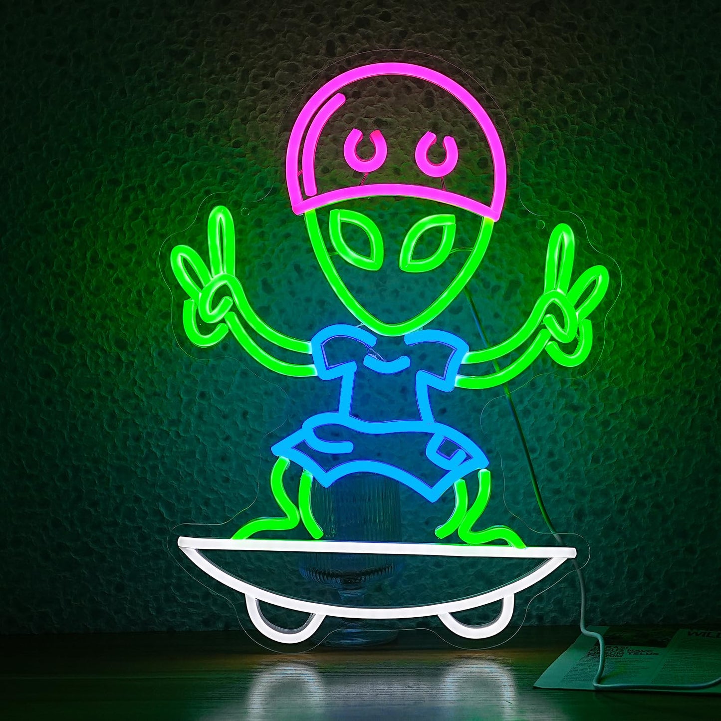 JLEWUINH Skateboarding Aliens Neon Sign Aliens Led Neon Light for Wall Decor USB Cool Aliens Light Sign for Game Room Bedroom Man Cave Art Wall Decor(16.5”*12.6”)