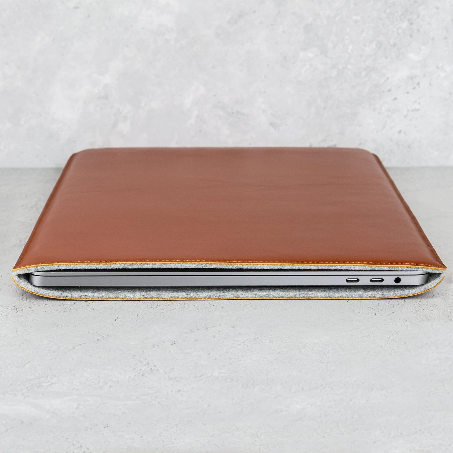 Casemade Real Leather Laptop Sleeve for MacBook Pro & Air Fits 13, 14, 15 & 16 Inch - Genuine Full Grain Leather with Soft Wool Lining (16 inch - Pro M1/M2/M3/M4/M5)