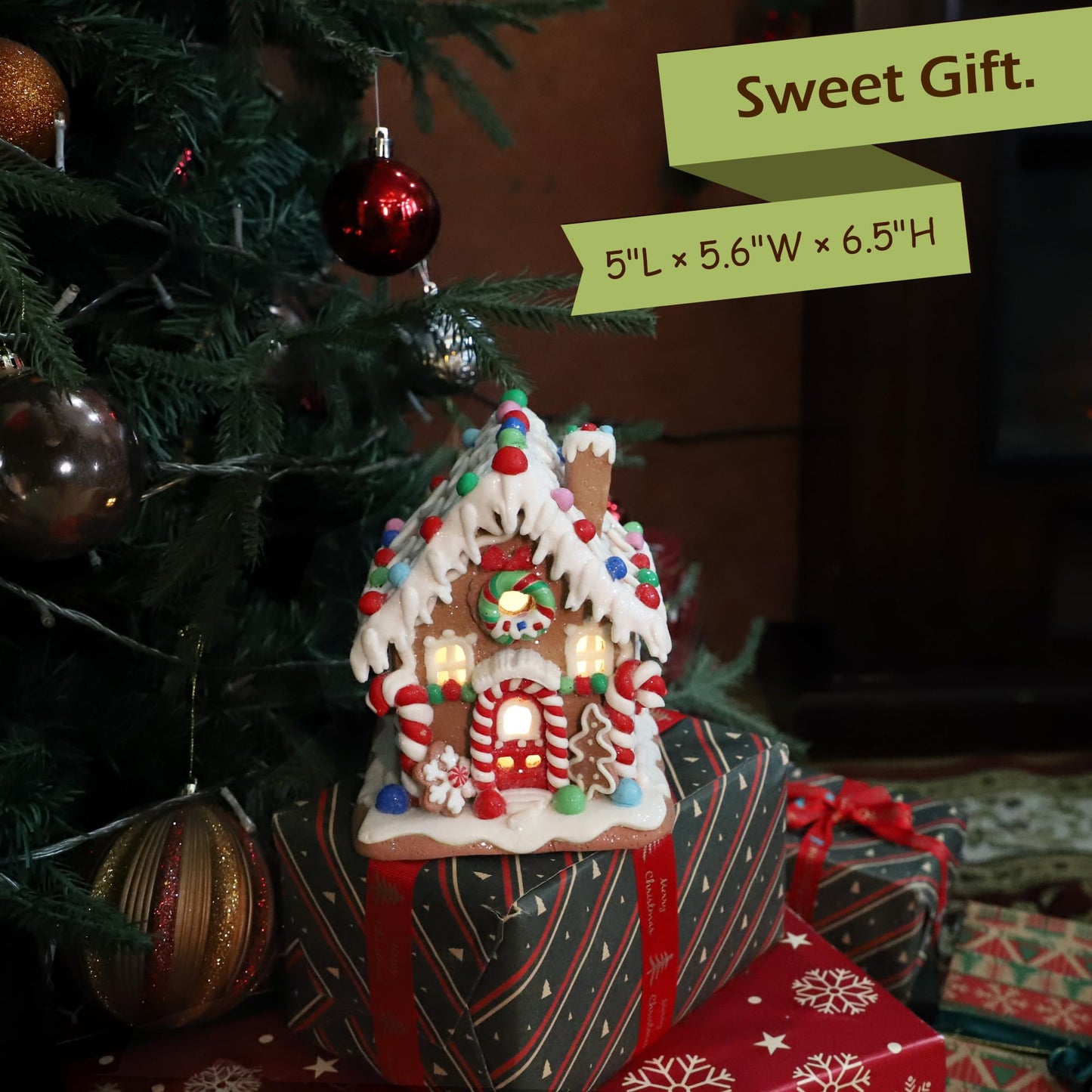 SunArtHome Gingerbread House Decoration, Battery-Operated Light-Up Gingerbread House, Classic Gingerbread Christmas Village Figurines, Handmade Decorations (Style 2)