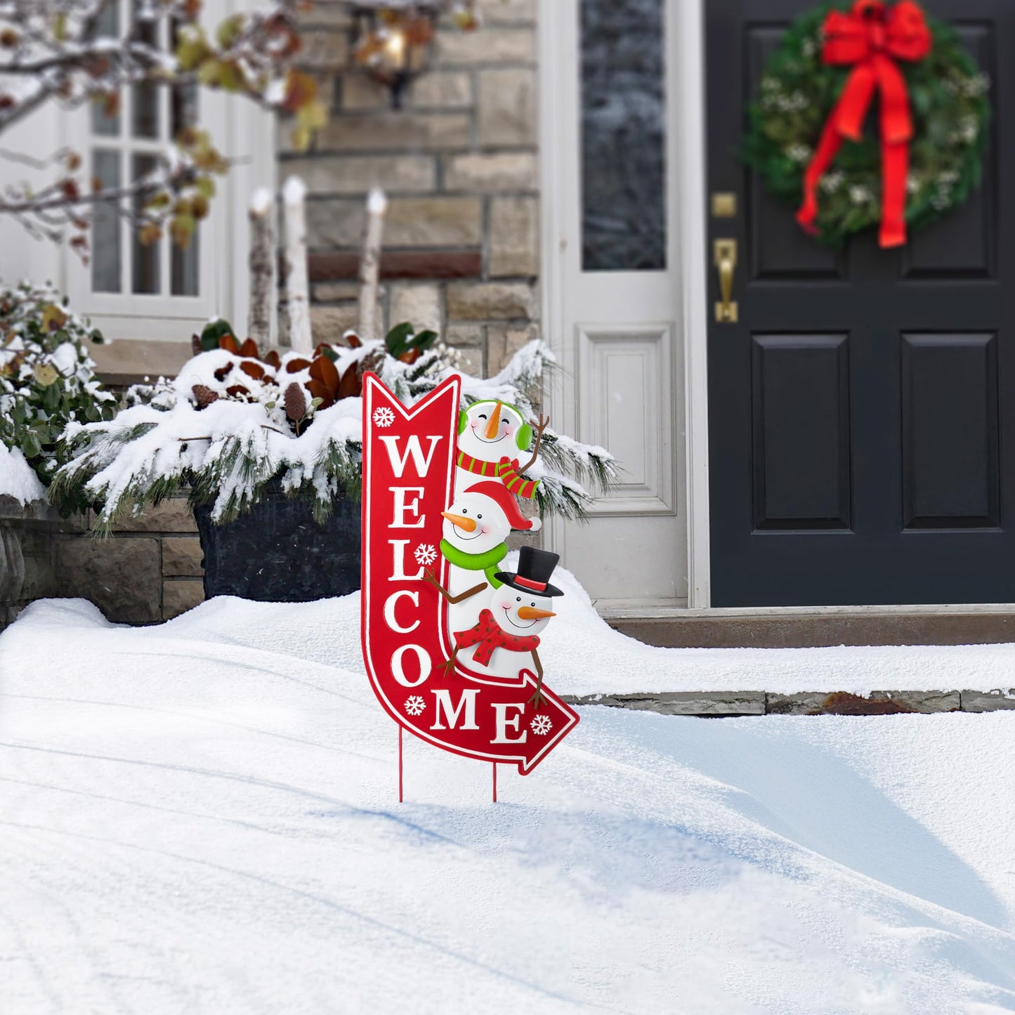 Glitzhome Christmas Welcome Yard Stake, 35.75 Inch Snowmen with Red Arrow Sign, Metal Outdoor Holiday Decor for Lawn, Garden, Porch, Easy Assembly Iron Wall or Ground Decoration