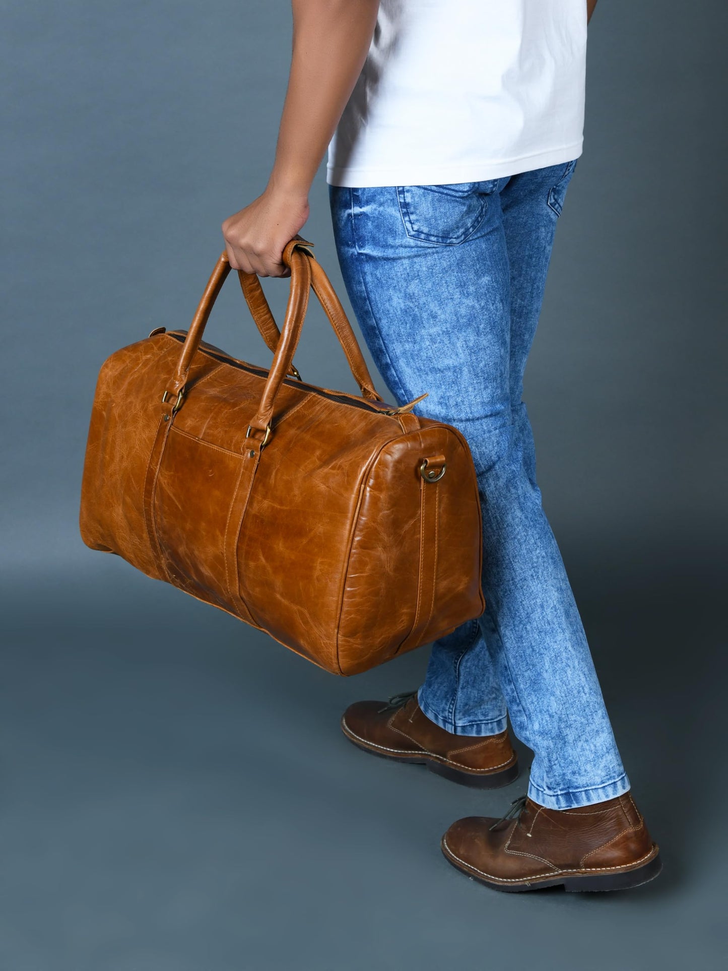 Duffle Bag For Men and Women, 21 Inch Vintage Buffalo Leather Travel Duffle Bag, Genuine Carry On Overnight Bag, Weekender Gym Bag with Shoulder Strap, Carry on Airplane Luggage Bags