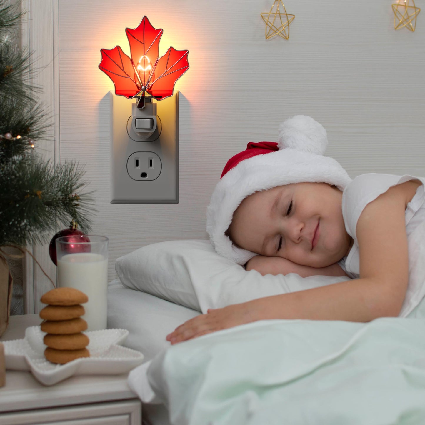 KUNDGLA Stained Glass Night Lights Plug into Wall Brown Maple Leaf Plug in Night Light 7W Warm White Lamp Decorative Accent Nightlight with On Off Switch for Adult Kids Room Home Gifts for Grandkids