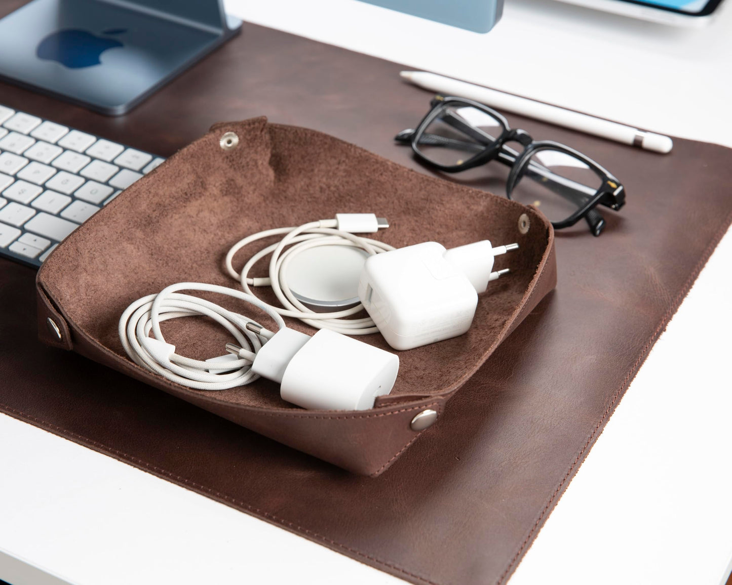 VENITO Leather 3-in-1 Desk Mat Set – Desk Mat (32"x16"), Organizer Tray & Cup Coaster – Full-Grain Leather Desk Pad for Office & Home – Elegant Workspace Accessories for Men & Women, Brown