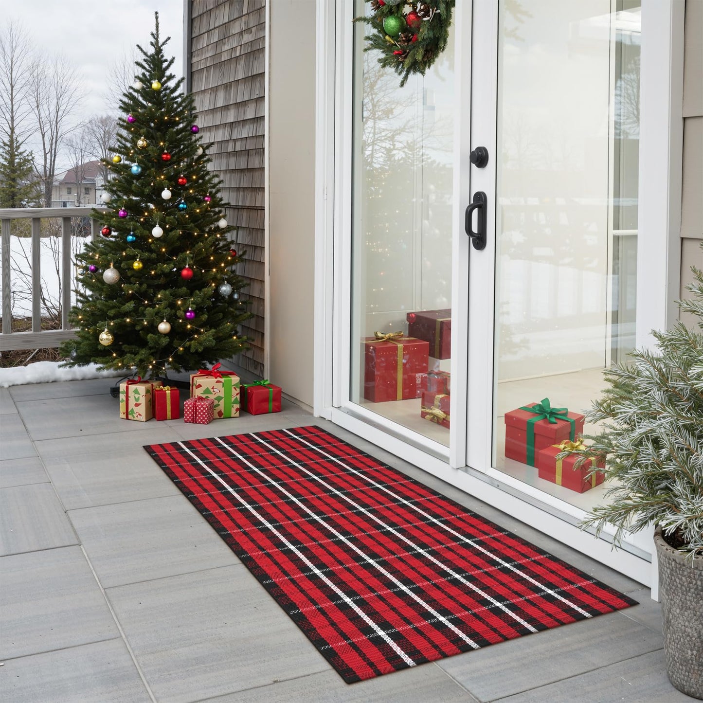 LEEVAN Christmas Outdoor Rug 2x4, Xmas Buffalo Plaid Washable Small Front Porch Door Mat, Black and Red Checkered Entryway Rug, Woven Welcome Doormat for Layered Kitchen Bathroom Holiday Decor Carpet