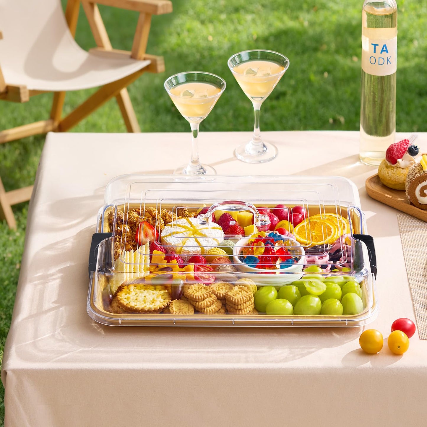 Lifewit 1 Compartment Melamine Charcuterie Board, 11 x 14 Inch Portable Cheese Board with Plastic Lockable Clear Lid, Travel Charcuterie Board Serving Platter with Cover for Snacks, Fruit, Appetizers