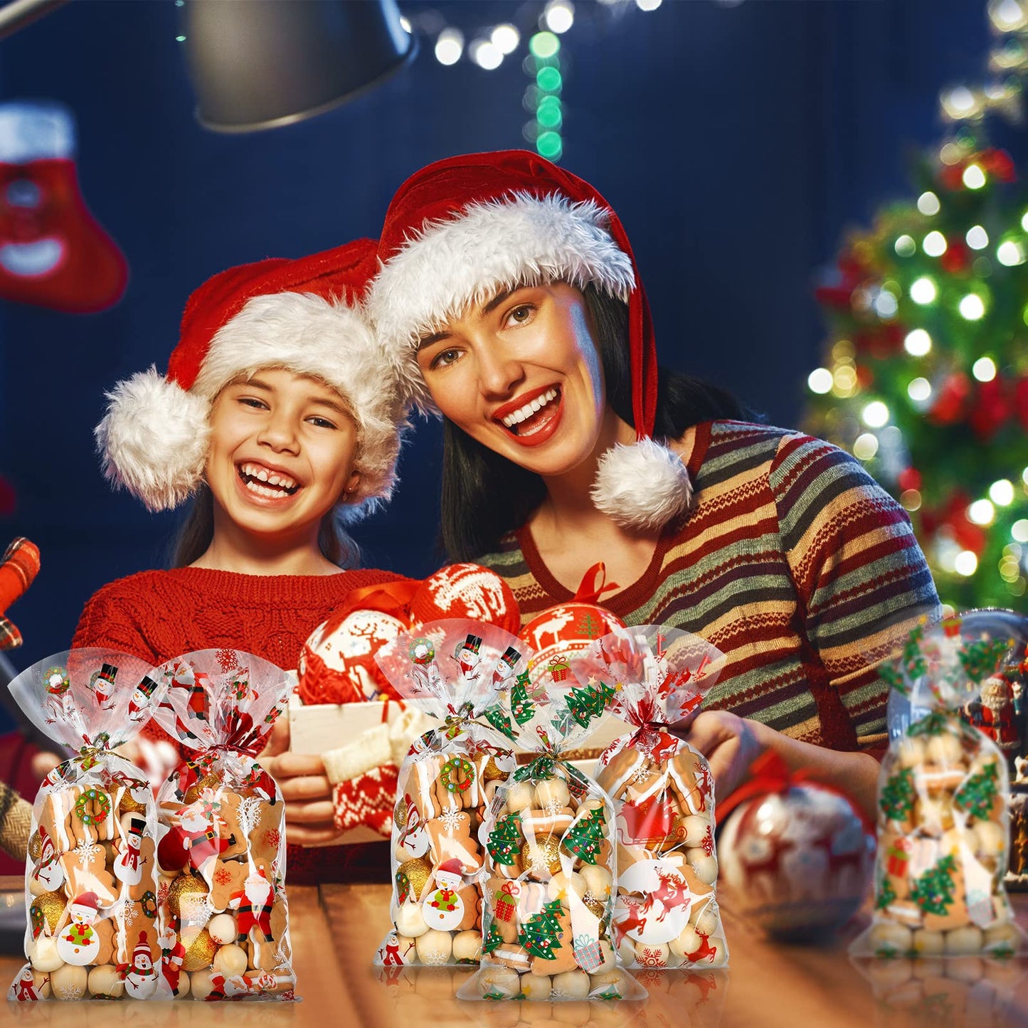 Outus 200 Pieces Christmas Cellophane Treat Bags, Plastic Christmas Cello Bags with Twist Ties for Candy, Cookie, Goodies, Gift Wrap, Xmas Party Favor Supplies (Snowman)