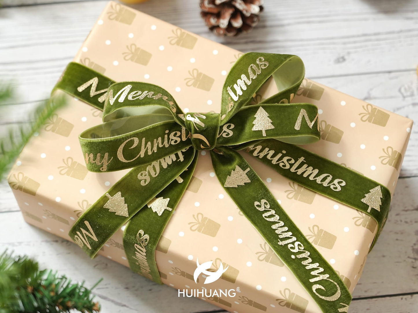 HUIHUANG Christmas Velvet Ribbon 1 inch Moss Green Velvet with Gold Merry Christmas Tree Ribbon for Gift Wrapping, Tree Ornaments, Wreaths, Garlands, DIY Crafts- Continuous 10 Yards