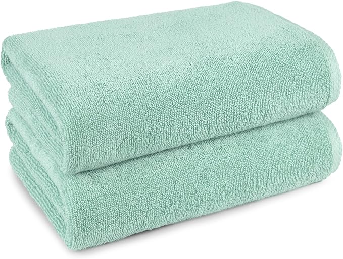 Amazon Basics 2-Pack Quick-Dry Lightweight Moisture Absorbing Bath Towel