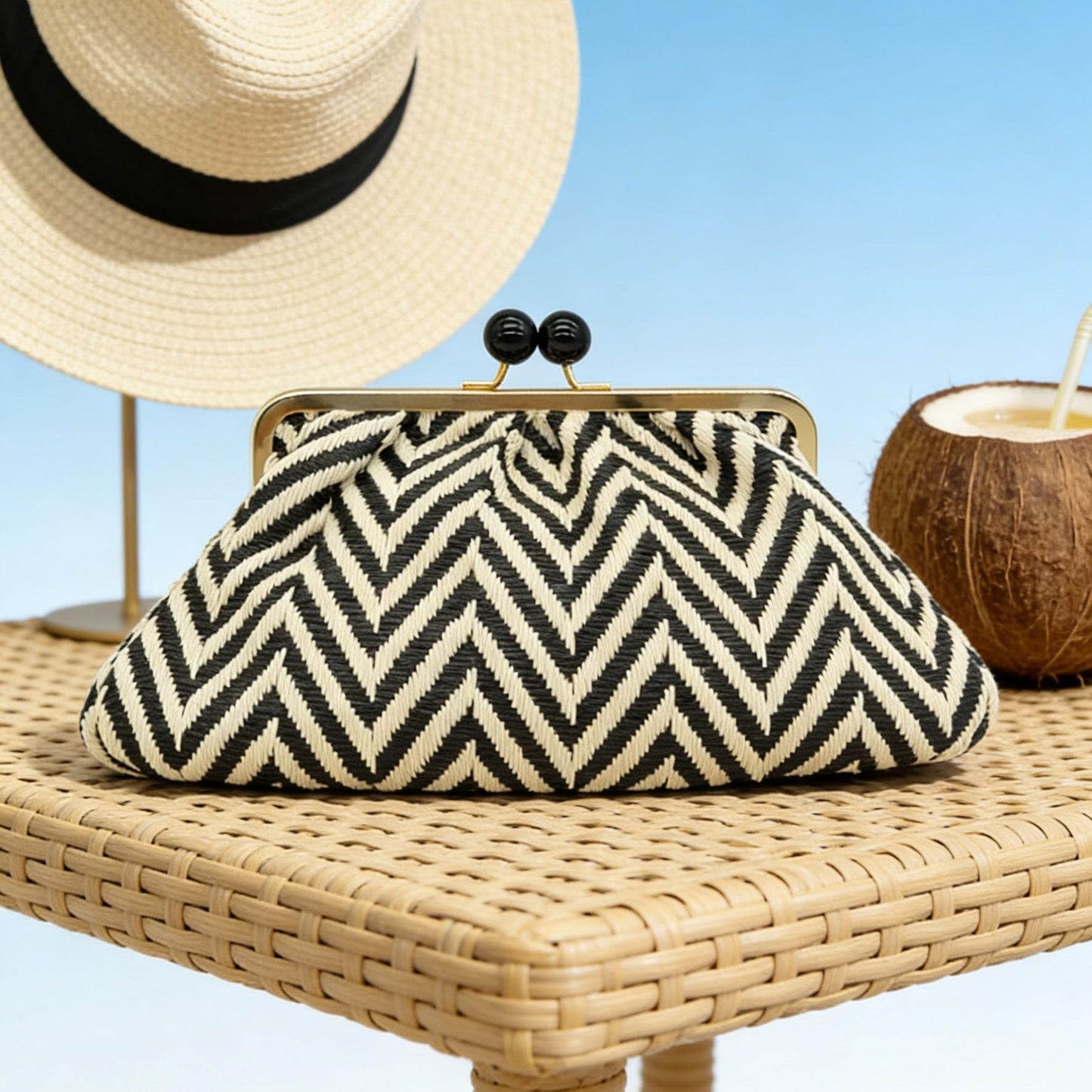 Straw Clutch Purse for Women, Classic Beach Clutch,Woven Summer Bag, Dumpling Wicker Handbag for Summer Daily Vacation Use
