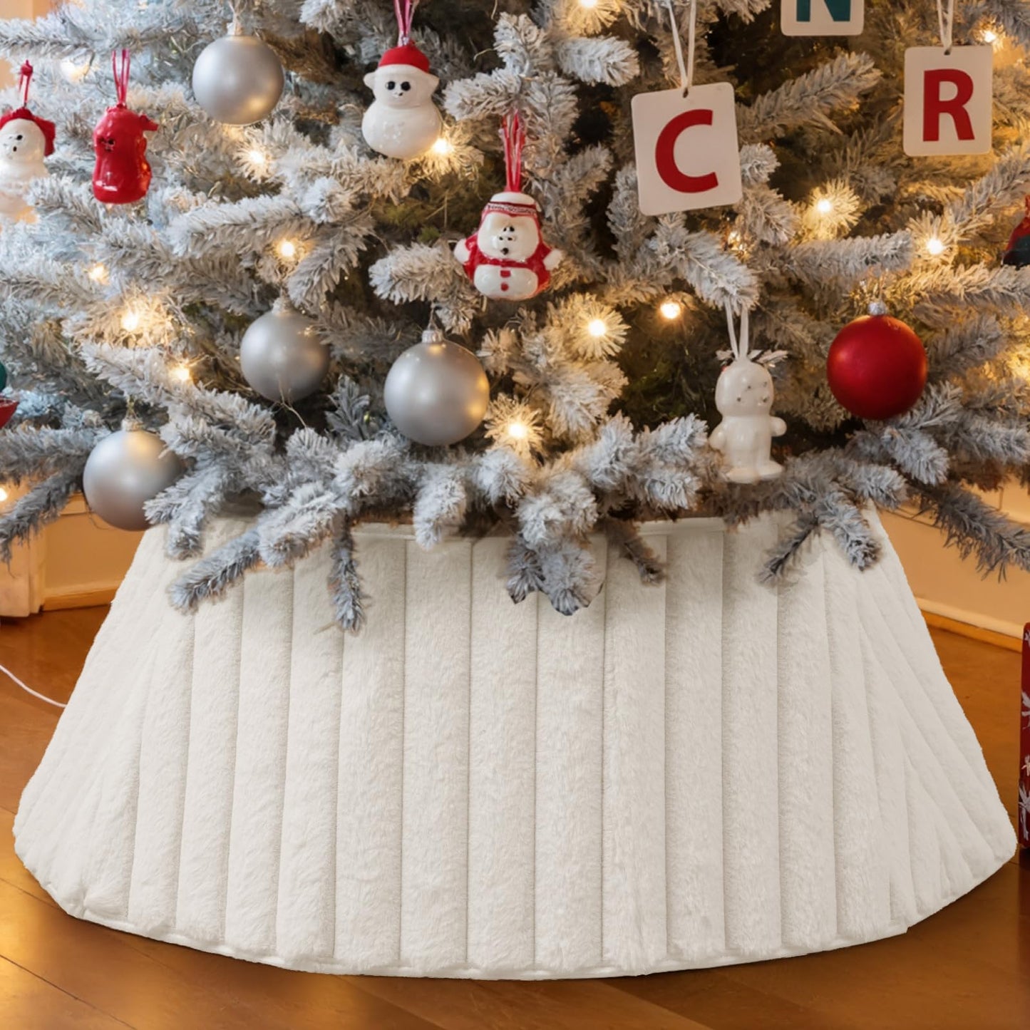 Lanpn 30 Inch Christmas Tree Collar, Plush Tree Collar Tree Stand Cover Xmas Tree Ring Stand Tree Basket Skirt for Winter Home Party Holiday Indoor Christmas Decorations (White, 75cm)