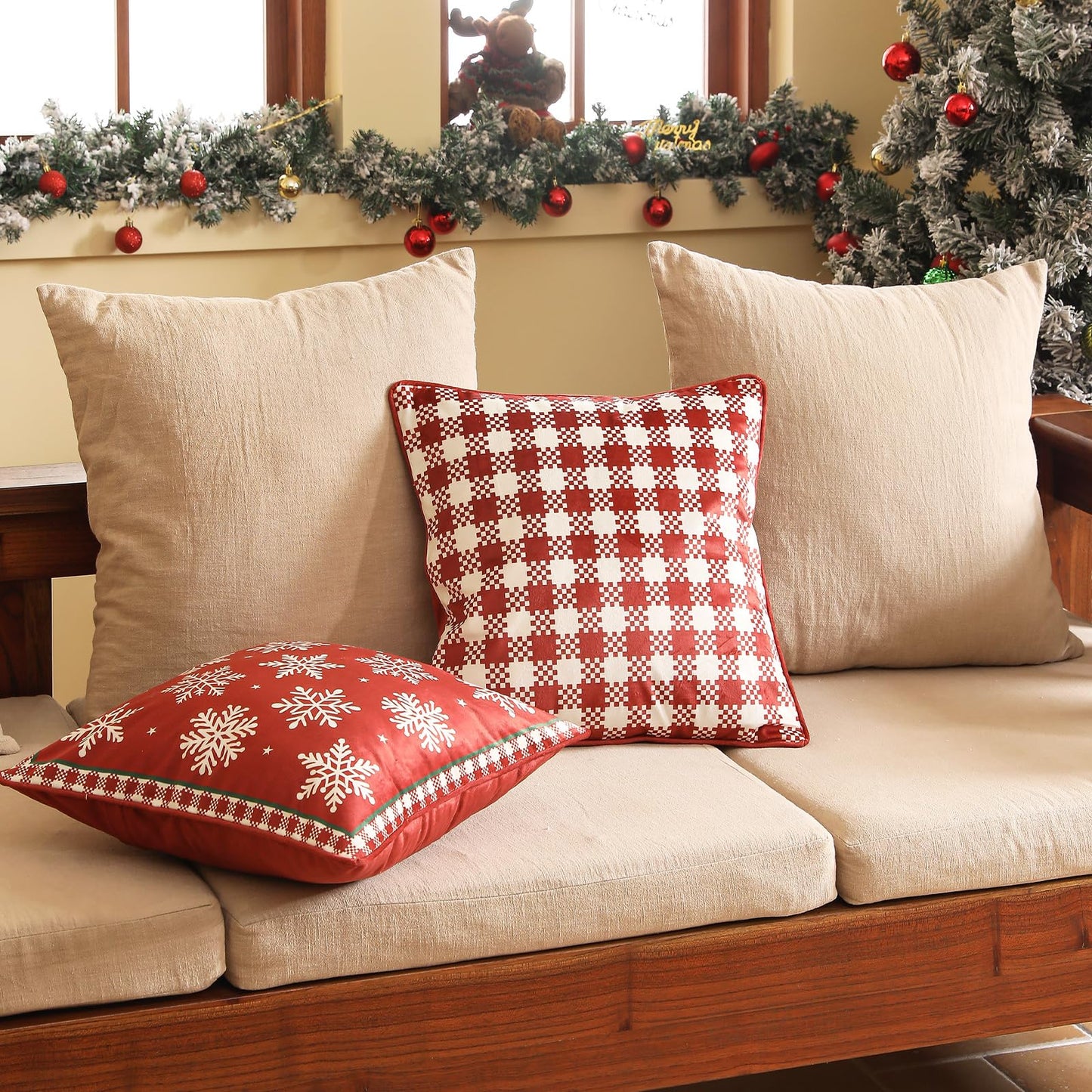 ISAENNE Design Square Classic Chrismas Style Throw Pillow Covers 18"x18", Red Soft Velvet Cushion Cover with Snowflakes Pattern Decor Pillowcases for Bed,Living Room,Outdoor,Car