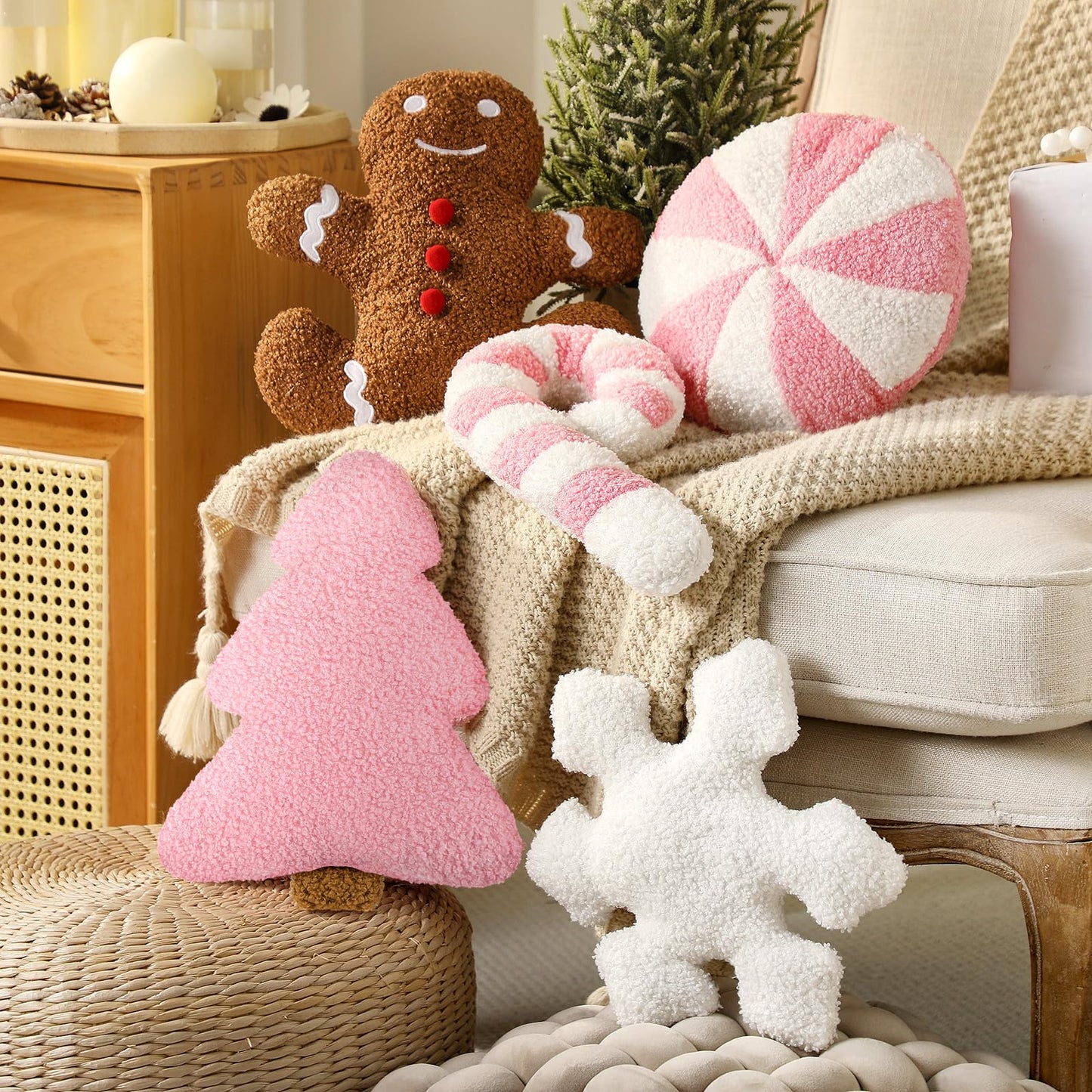 Memorywuu 5 Pcs Pastel Pink Christmas Throw Pillows Stuffed Plush Xmas Tree Gingerbread Man Snowflake Pillow Stripe Candy Cane Peppermint Shape Cushion for Home Sofa Bed Couch Living Room