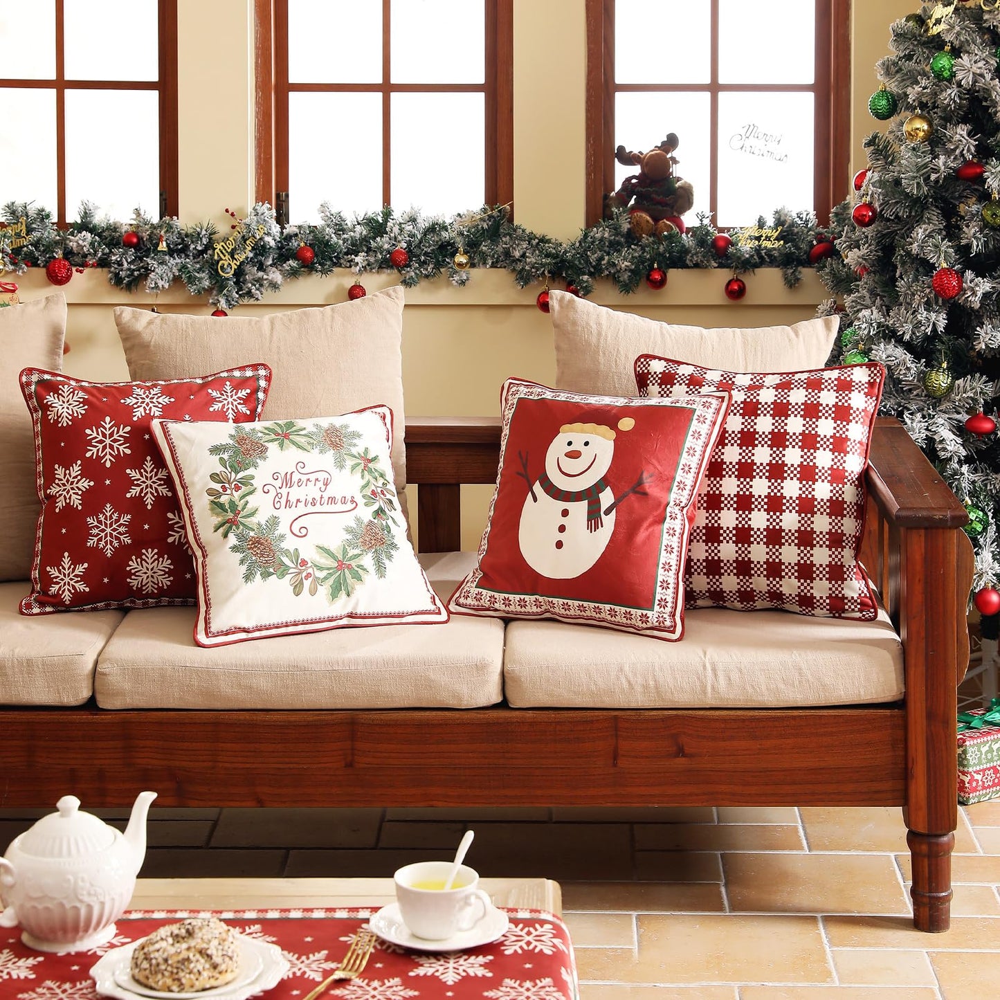 ISAENNE Design Square Classic Chrismas Style Throw Pillow Covers 18"x18", Red Soft Velvet Cushion Cover with Snowflakes Pattern Decor Pillowcases for Bed,Living Room,Outdoor,Car