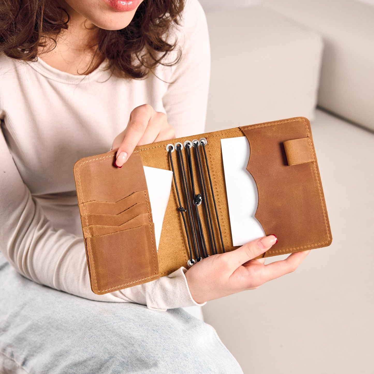 TORAKIP Leather Journal Cover A6 – Handmade Refillable Traveler’s Notebook with 5 Elastic Bands, Pen Holder & Card Pockets, Leather Notebook Case Fits A6 Inserts (Paper Not Included), Caramel Brown