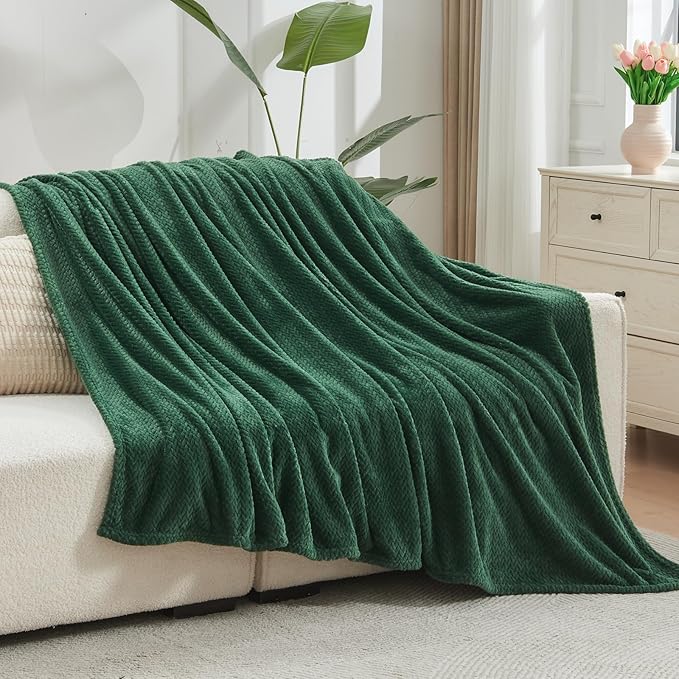 NEWCOSPLAY Super Soft Twin Blanket Dark Green Premium Silky Flannel Fleece Leaves Pattern Lightweight Bed Blanket All Season Use (Dark Green, Twin(60"x80"))