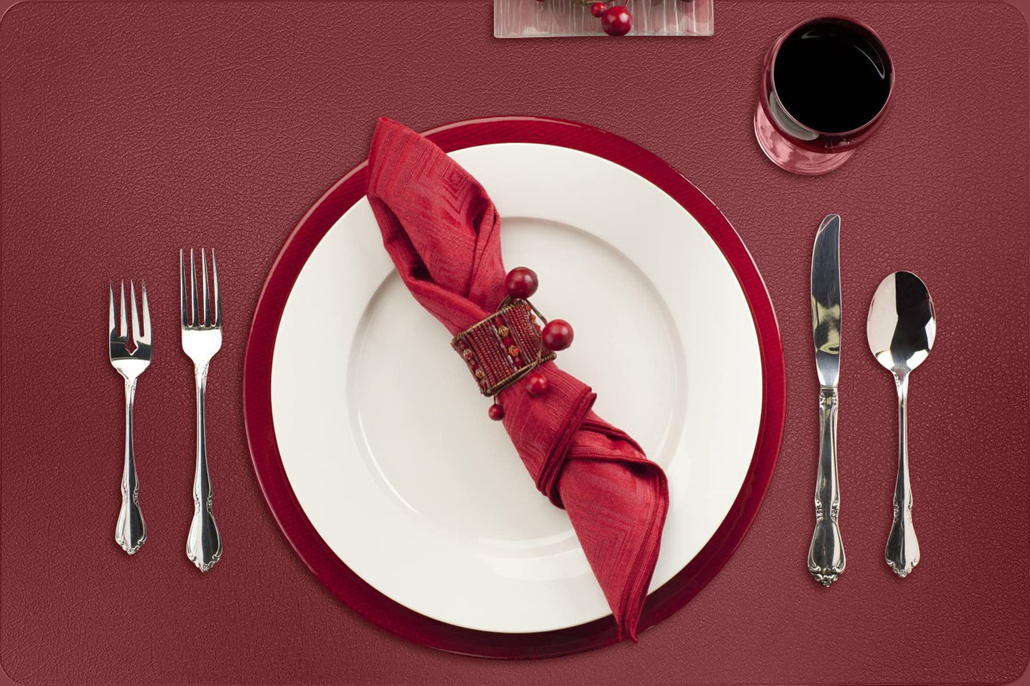 Herda Red Leather Placemats, Premium Quality Wine Red Table Mats Set of 4, Elegant Burgundy Dining Mats Heat resistant Wipeable Washable Indoor Outdoor Place Mat 4 Set, Thick Non-Slip Modern Table Mat